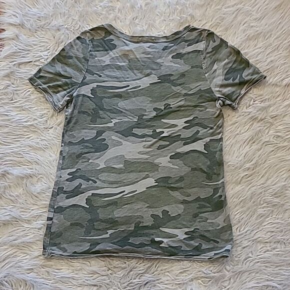T.l.a anthropologie‎ womens Green camouflage cut out front tshirt size xs - Picture 5 of 5